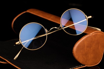 眼鏡的魅力 影像中的時尚與科技